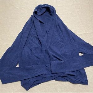 Lululemon hiking throw over